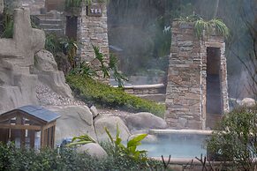 Howard Johnson Huashuiwan Hot Springs Resort Chengdu