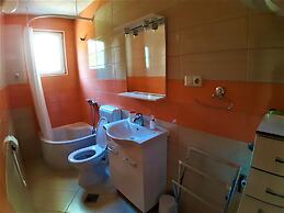 Room in Apartment - Apartments and Rooms With a Swimming Pool Kampor -