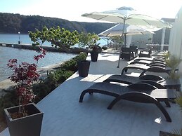 Room in Apartment - Apartments and Rooms With a Swimming Pool Kampor -