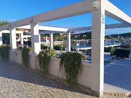 Room in Apartment - Apartments and Rooms With a Swimming Pool Kampor -