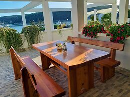 Room in Apartment - Apartments and Rooms With a Swimming Pool Kampor -