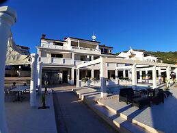 Room in Apartment - Apartments and Rooms With a Swimming Pool Kampor -