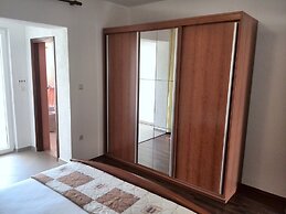 Room in Apartment - Apartments and Rooms With a Swimming Pool Kampor -