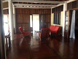 Eenjoy Your Relaxing Vacation Right on the Beach at Hotel Belvedere la