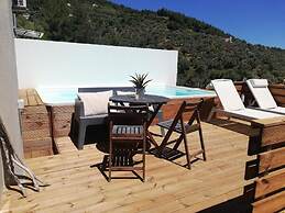 2br Suite White gea With Private Pool No01