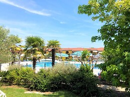 Enjoy the sun From the Garden of our Flat!