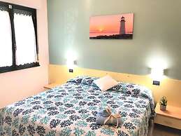 Enjoy the sun From the Garden of our Flat!