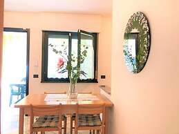 Enjoy the sun From the Garden of our Flat!