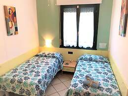 Enjoy the sun From the Garden of our Flat!