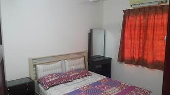 Mri Homestay Sg Buloh - 2 Br House With Centralised Private Pool