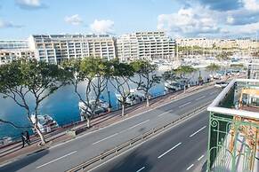 Comfortable Double Room in Pieta - Bb Marina