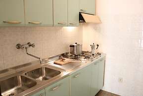 Comfy Flat Just 80m From the Beach