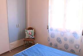 Comfy Flat Just 80m From the Beach