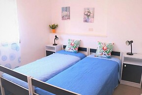 Comfy Flat Just 80m From the Beach