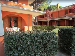 Bright Flat in a Poolside Residence - Beahost