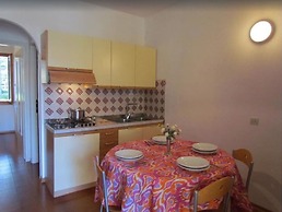 Bright Flat in a Poolside Residence - Beahost