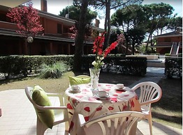 Bright Flat in a Poolside Residence - Beahost