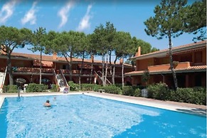 Bright Flat in a Poolside Residence - Beahost