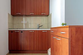 Sea View Apartment Studio for 2-3 People - Close to Commodities