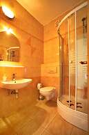 Sea View Apartment Studio for 2-3 People - Close to Commodities