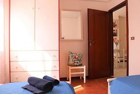 Cozy up in our Cute Apartment