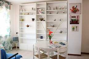 Cozy up in our Cute Apartment