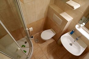 Studio for 2 People - Split Region