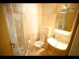 Studio for 2 People - Split Region