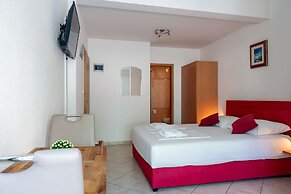 Studio for 2 People - Split Region