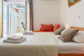 Studio With Sea View for 2-3people by the Water