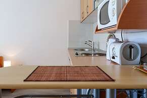 Studio With Sea View for 2-3people by the Water