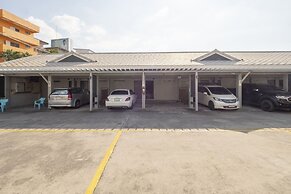 OYO 75382 Chonburi Hotel