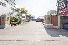 OYO 75382 Chonburi Hotel