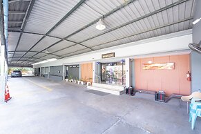 OYO 75382 Chonburi Hotel