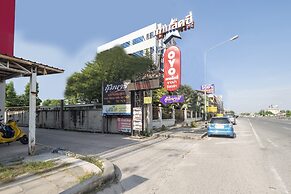 OYO 75382 Chonburi Hotel