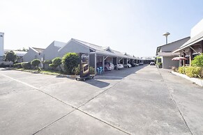 OYO 75382 Chonburi Hotel