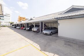 OYO 75382 Chonburi Hotel