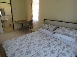 Azanza Mtwapa Holiday Home-B