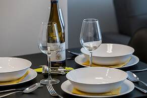 Modern Apartments City Center by Renters