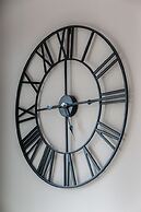 Modern Apartments City Center by Renters