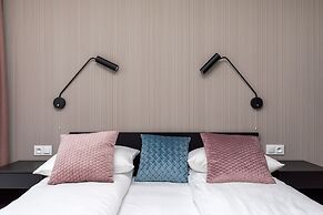 Modern Apartments City Center by Renters