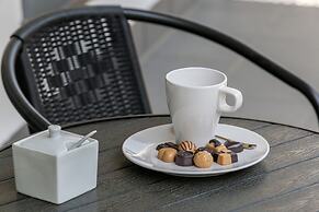 Modern Apartments City Center by Renters