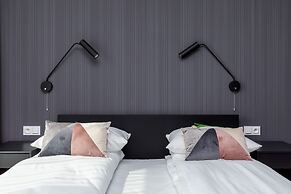 Modern Apartments City Center by Renters