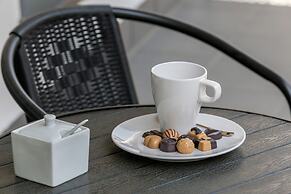 Modern Apartments City Center by Renters