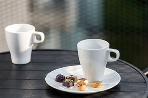 Modern Apartments City Center by Renters