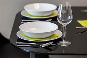 Modern Apartments City Center by Renters