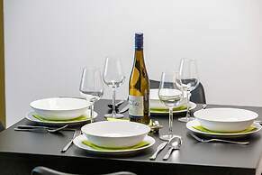 Modern Apartments City Center by Renters