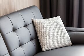 Modern Apartments City Center by Renters