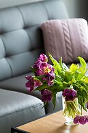 Modern Apartments City Center by Renters