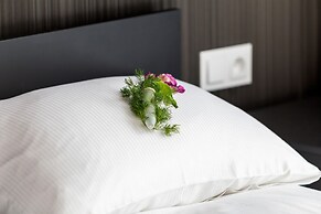 Modern Apartments City Center by Renters